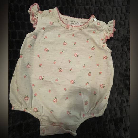 Mudpie 3-6 months girls onesie/romper-Excellent used condition - Picture 4 of 7